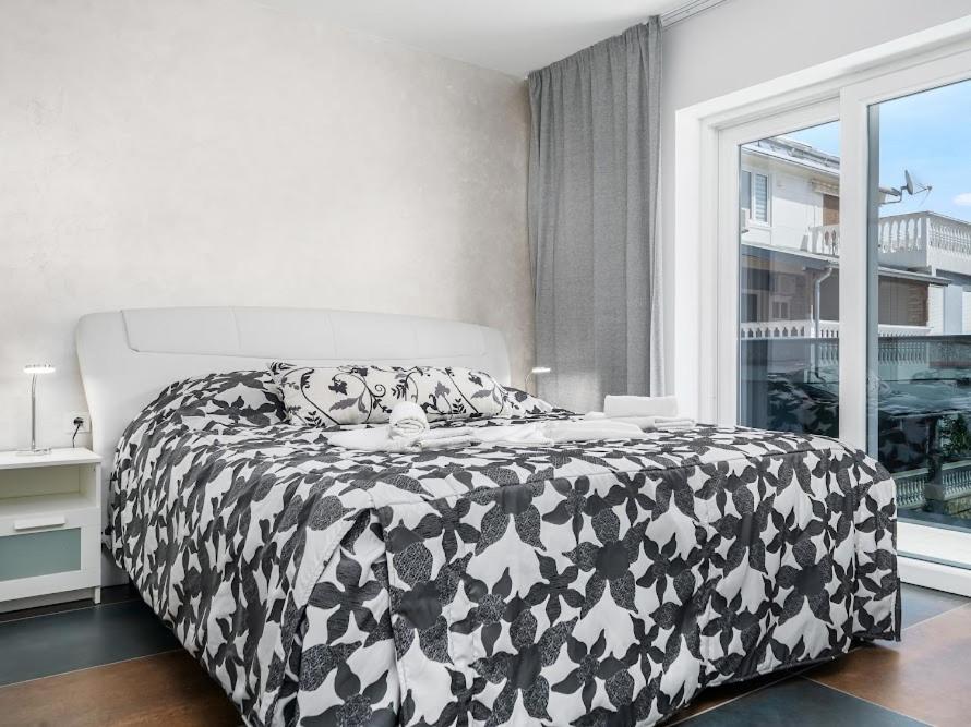 Luxury Apartments-La Dino Maky Vodice Quarto foto